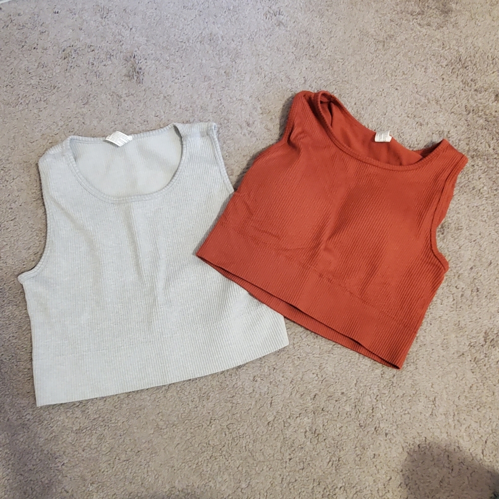 Yogalicious brand tops